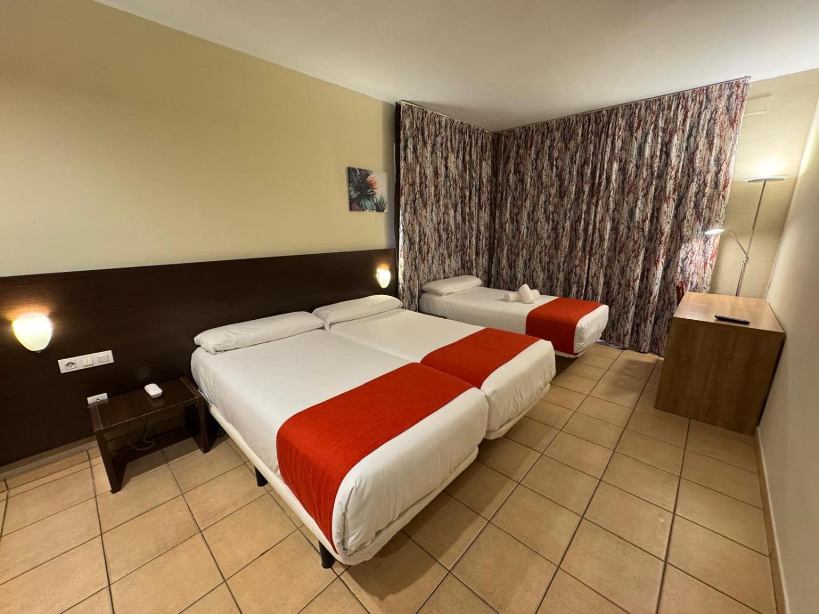 Hotel Canal Olimpic Castelldefels Buitenkant foto